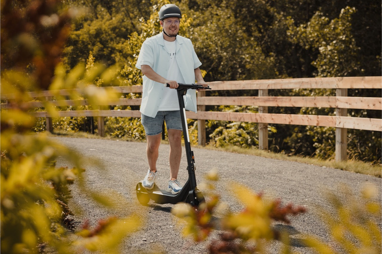 Introducing the Future of Urban Mobility: The Apollo Go Electric Scooter