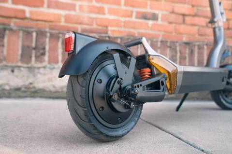 rear wheel and tire of the Apollo City 2022 e-scooter