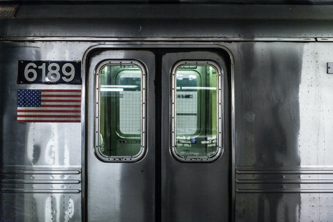 closed doors to a US metro wagon